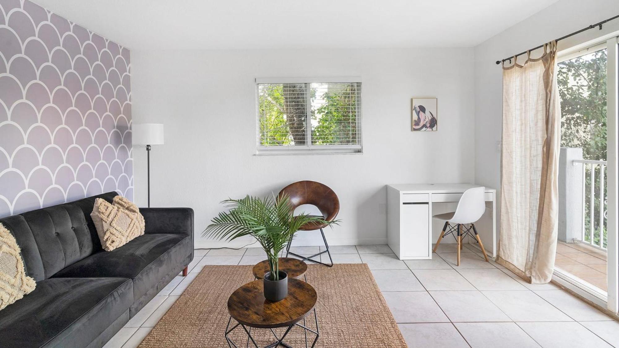 Gorgeous 2 2 Hospitals Ballpark Downtown Parking Apartment