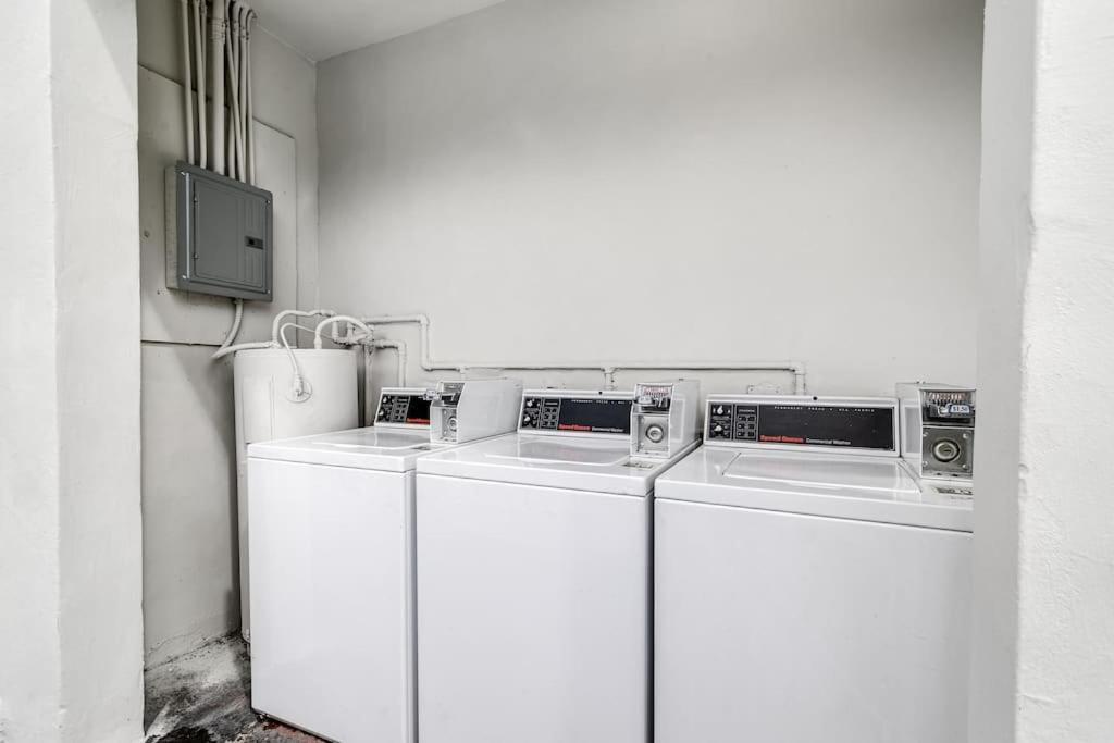 Stylish 2br Fast Wi Fi Virg2 *