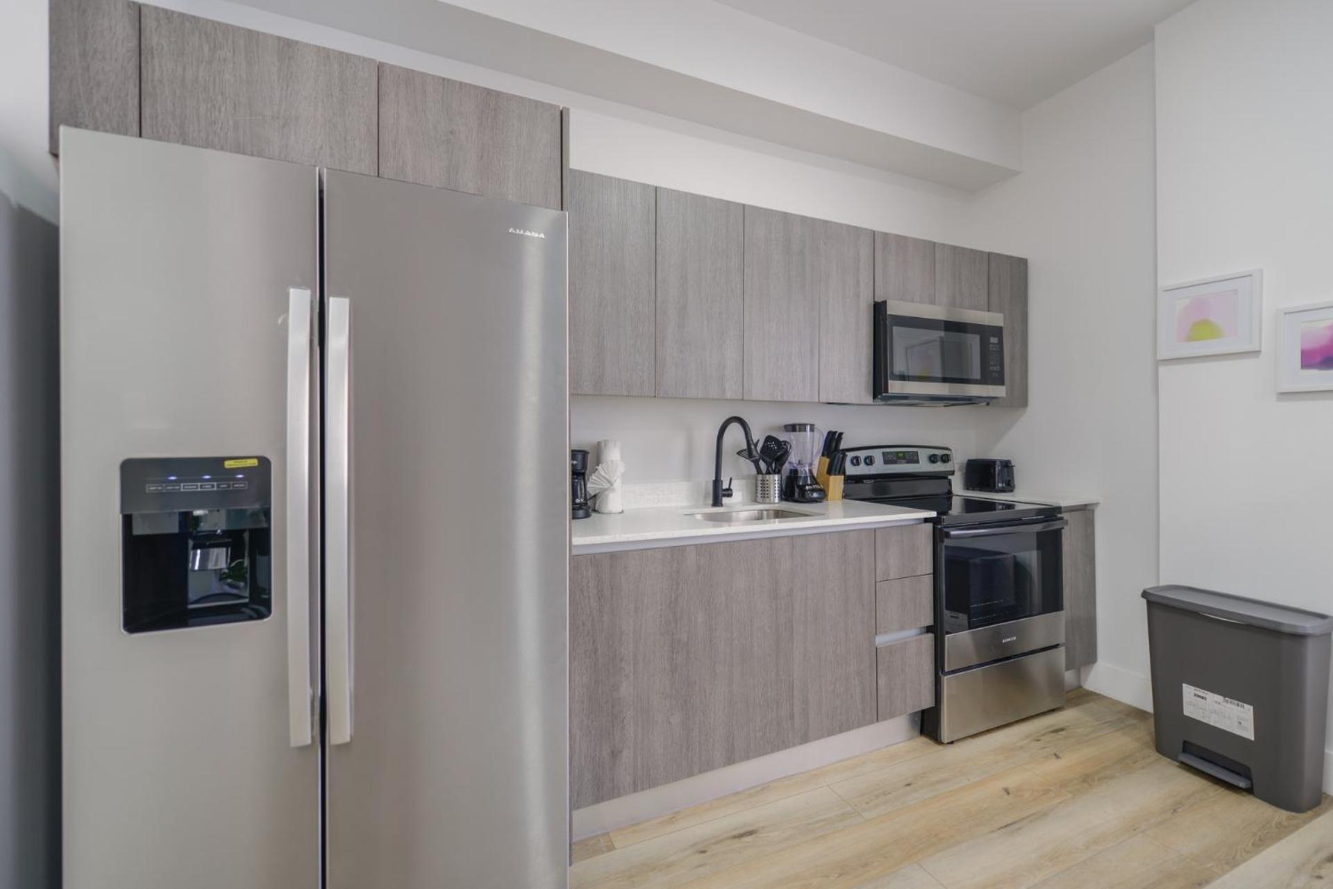 Charming Near To Stadium Loandepot Park Apartment