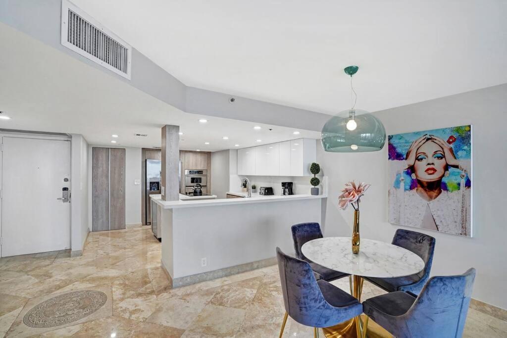 First Class! - Crystal Clear Water Views! Miami