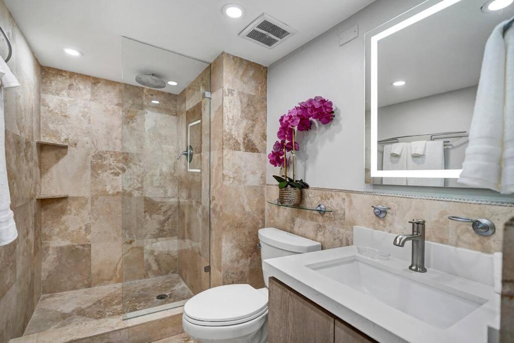 First Class! - Crystal Clear Water Views! Apartment