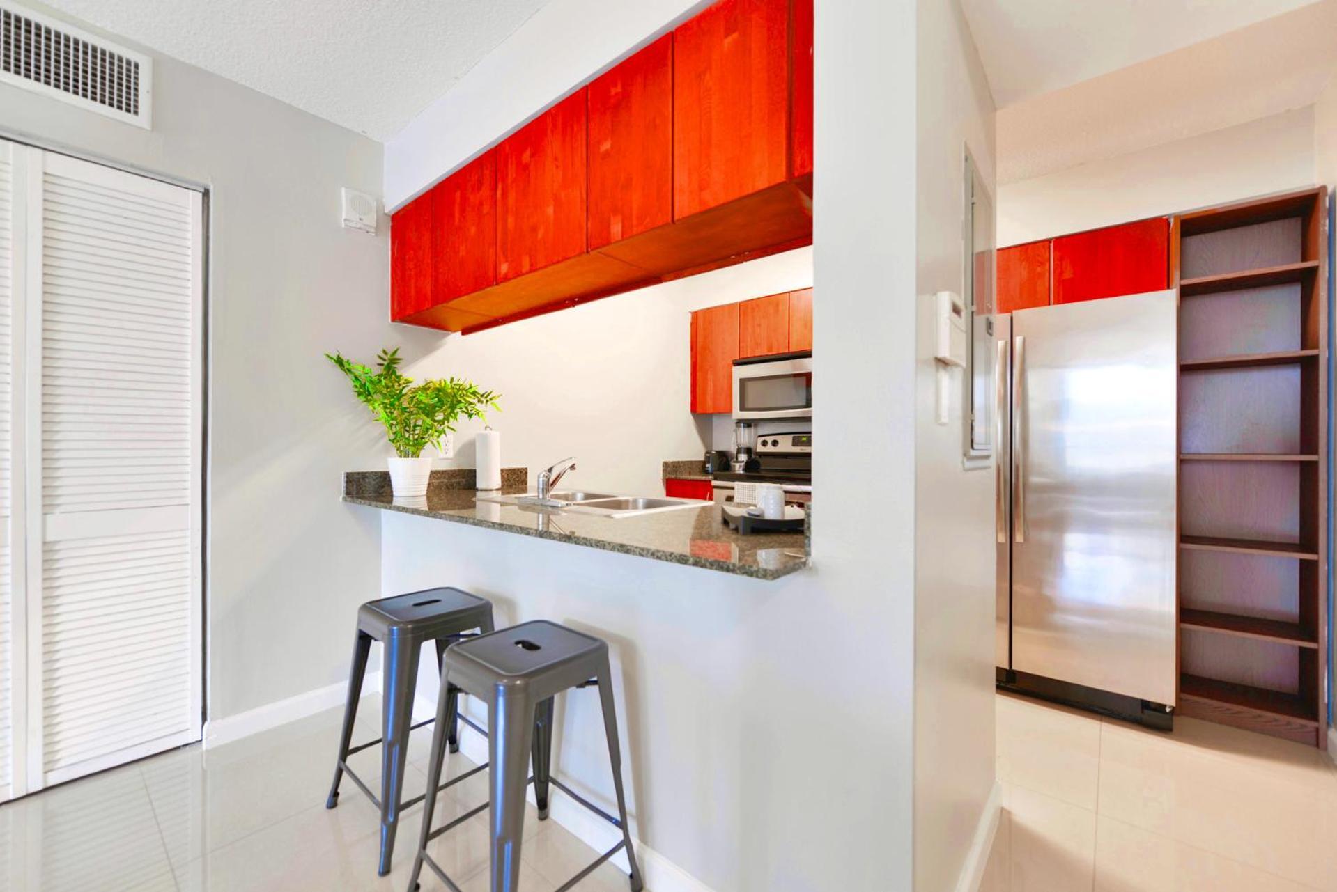 Stylish & Comfy W In-site Apartment