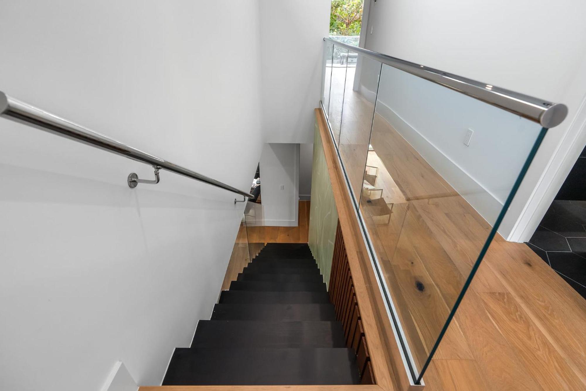 Modern Build Heated Pool Huge Open Concept Holiday home Miami