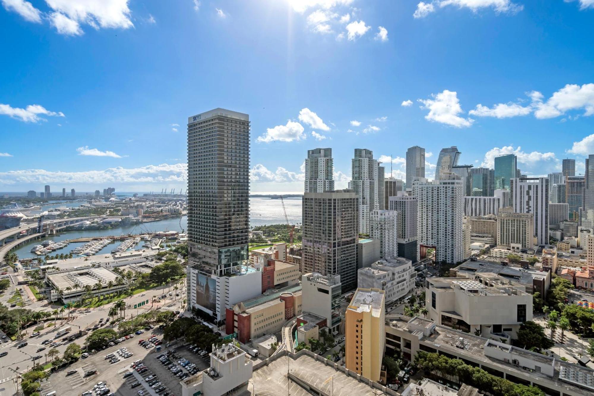 Apartment 601 Miami