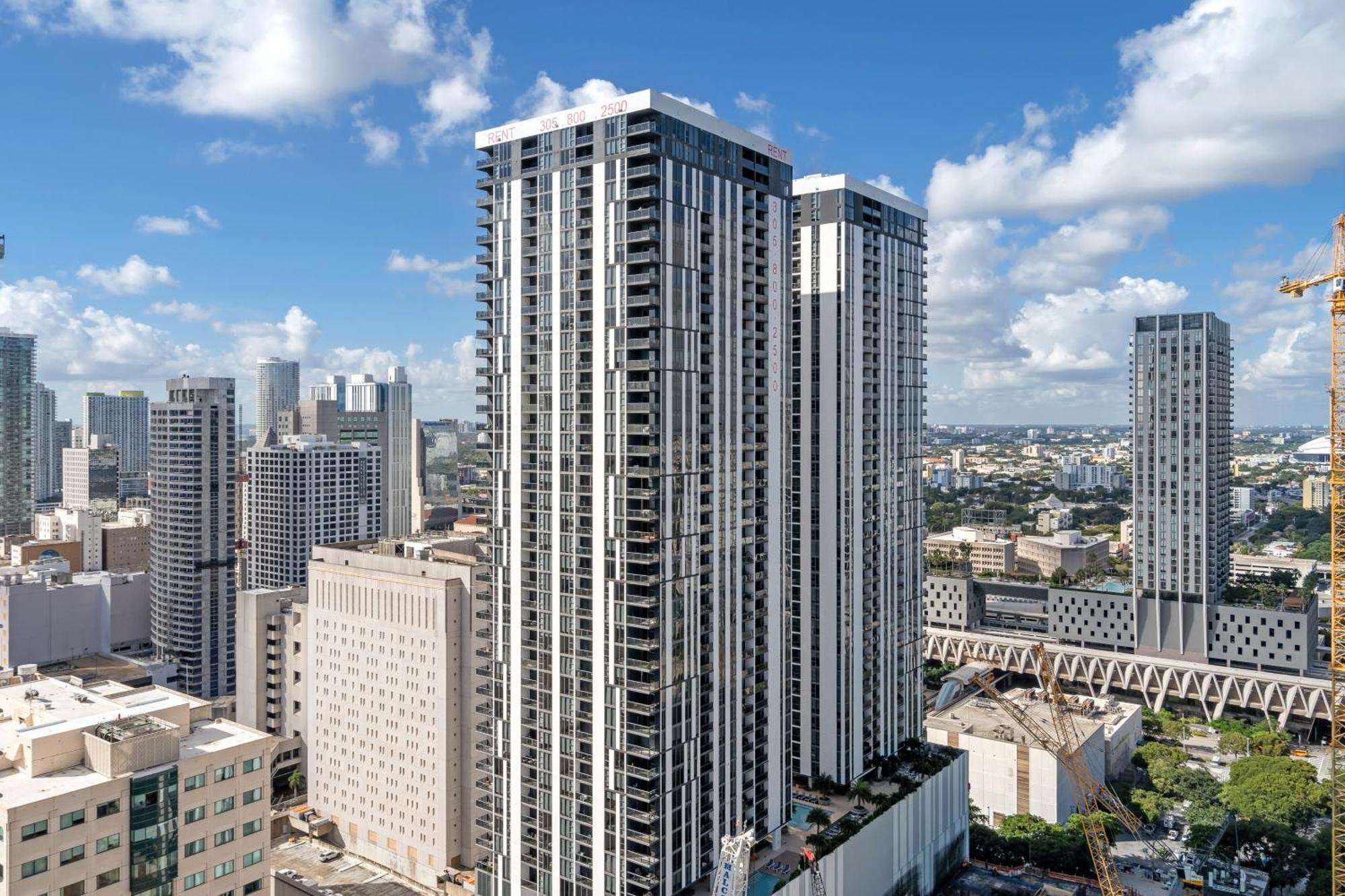 Apartment 601 Miami