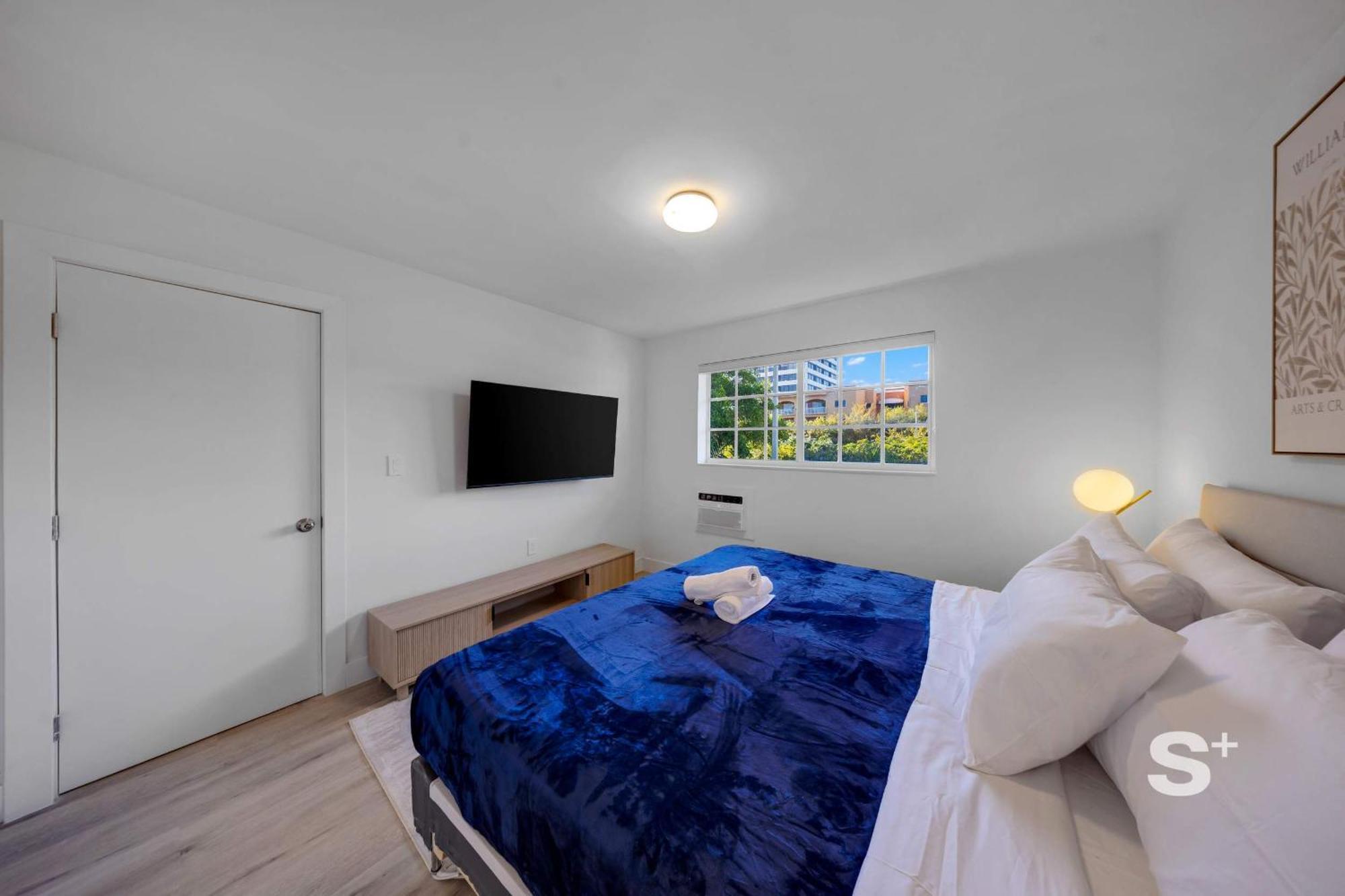Modern 1-br In *