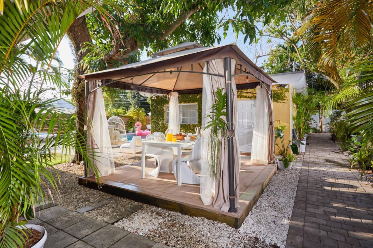 Pool Oasis *