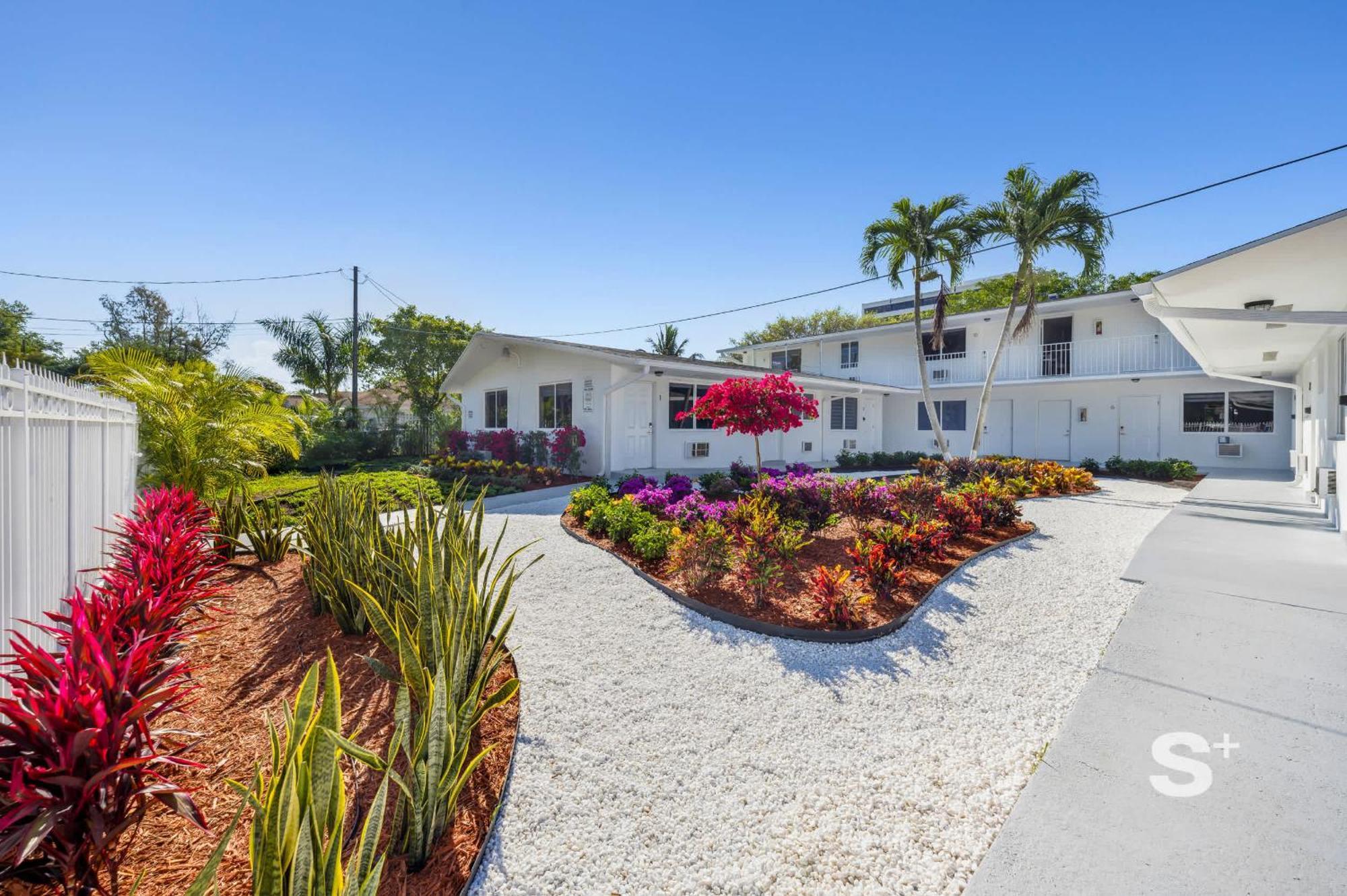 Chic With A Modern Touch Living Miami