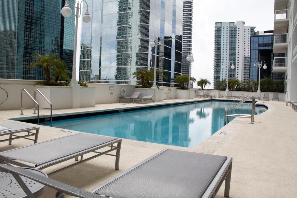 Executive Corporate At The Club At Brickell Bay Apartment *