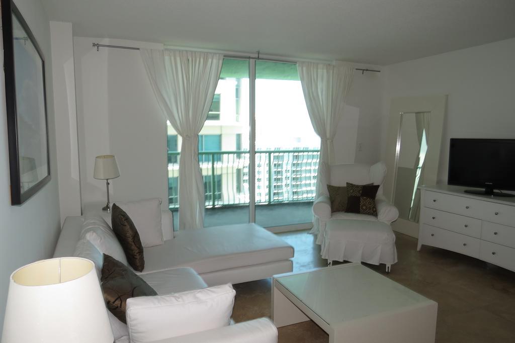 Executive Corporate At The Club At Brickell Bay Apartment *