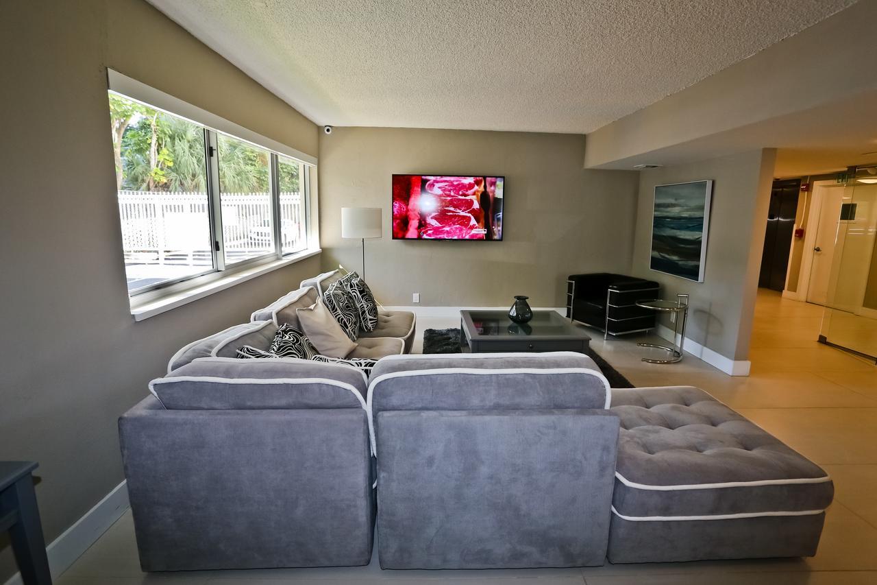 Coconut Grove By Nuovo 3*