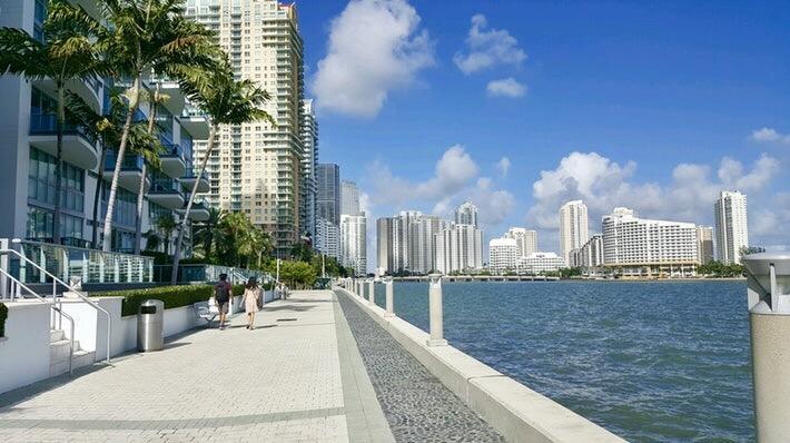 Brickell Bay Boardwalk - Waterfront Luxury Apartment