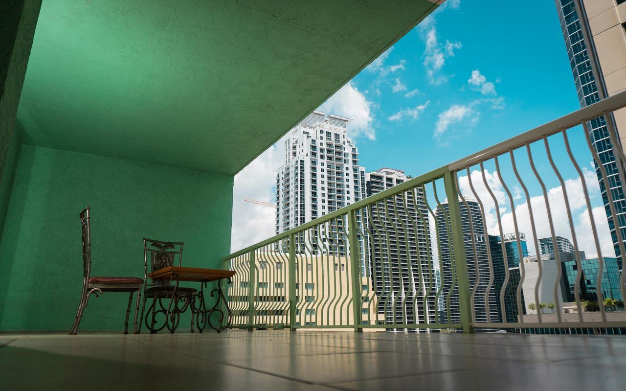 Brickell Bay Boardwalk - Waterfront Luxury Apartment *