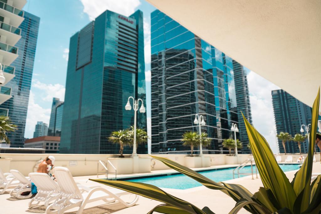Brickell Bay Boardwalk - Waterfront Luxury Miami