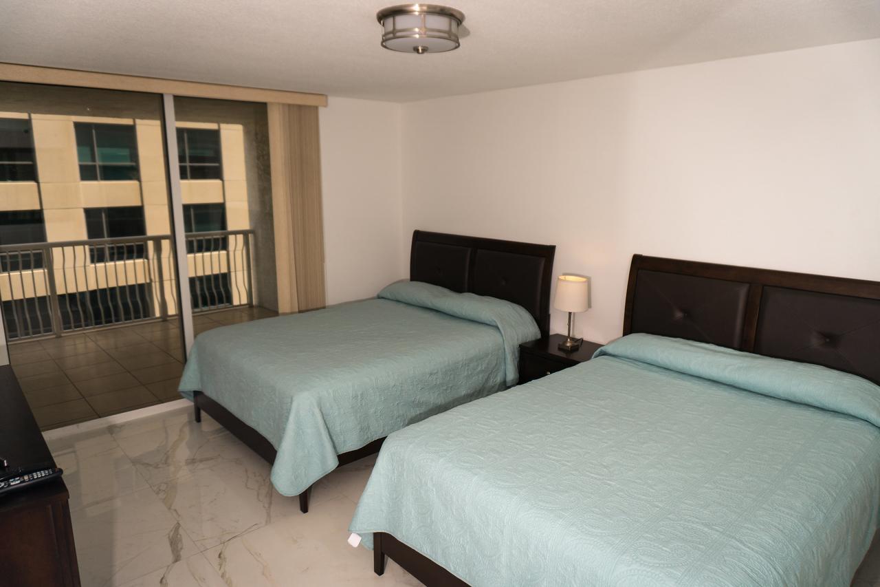 Brickell Bay Boardwalk - Waterfront Luxury Apartment Miami