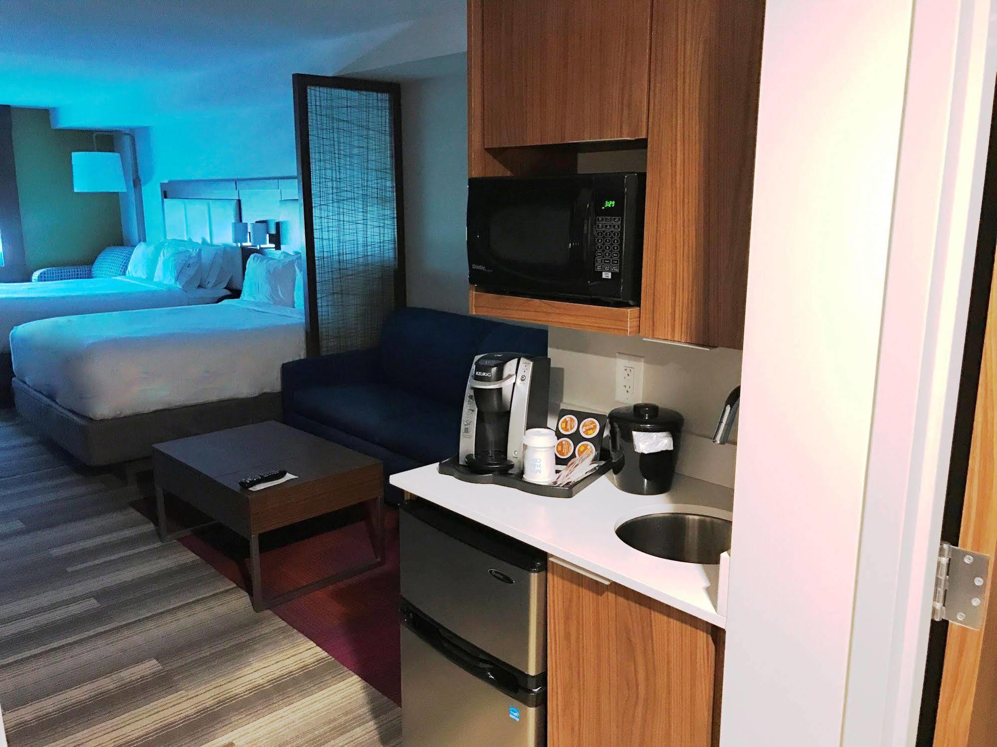 Hotel Express & Airport East By Ihg
