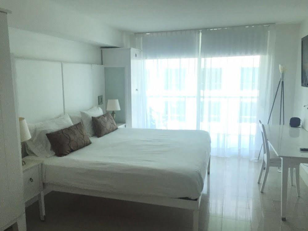 Executive Corporate At The Club At Brickell Bay Apartment