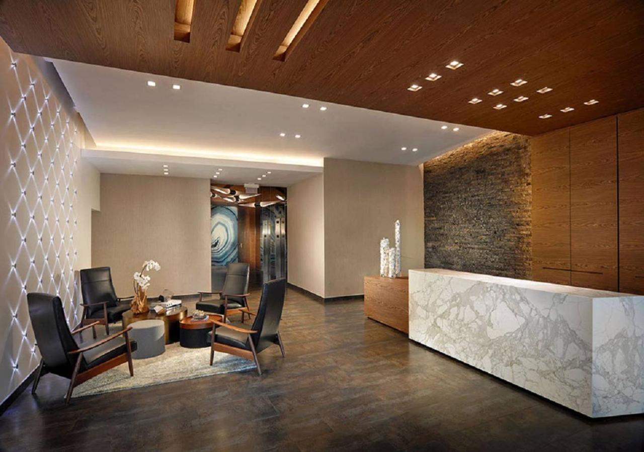 Modern 1 Bedroom Midtown With Free Parking Appartement