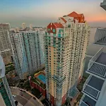 High Floor Unit Located In Brickell - Free Parking