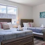 Awesome 3Br Townhouse 15Minutes From The Beach