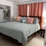 Stayover In Miami Home 2Br - 1Bth - Free Parking