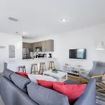 Amazing Town House 15 Min From The Beach Wfree Parking