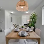 Brand New Duplex 3 Bedroom 2,5 Bathrooms With Parking