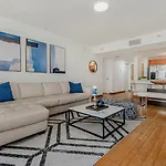 Lovely Condo With City & Ocean Views. Sleep Up To 6 People!