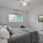 Great Apartment 2 Bedroom Near The Beach