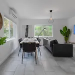 Great Apartment 2 Bedroom Near The Beach
