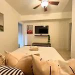 Cozy 1-Bedroom Rental In Miami