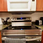 City & Sea View+Free Parking Modern Condo
