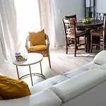 Newly Renovated Condo 5 Min From Airport
