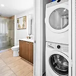 Experience The Perfect Miami Life!! Centrally Located Luxury Condo!