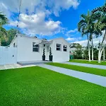 Guesthouse W Bikes Near Wynwood