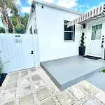 Guesthouse W Bikes Near Wynwood