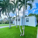 Guesthouse W Bikes Near Wynwood