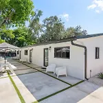 Cozy Miami Getaway Heated Pool & Sun Loungers