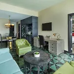W Miami