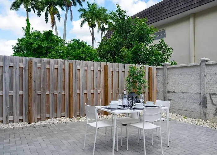 Awesome 3Br Townhouse 15Minutes From The Beach