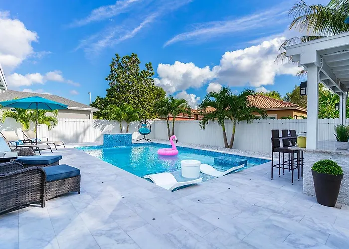 Lux Backyard/Heated Pool/Everglades/Speedway/Keys!