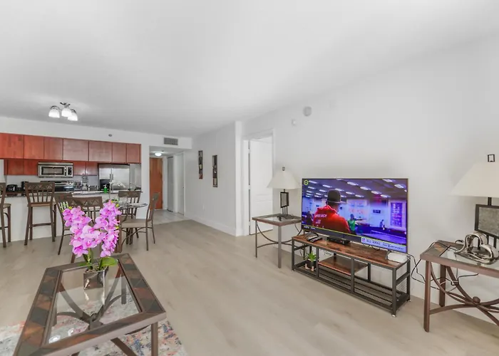 Spectacular Apartment In Heart Of Brickell