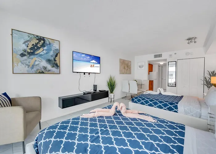 Beautiful High Floor Studio * Brickell * Ocean View