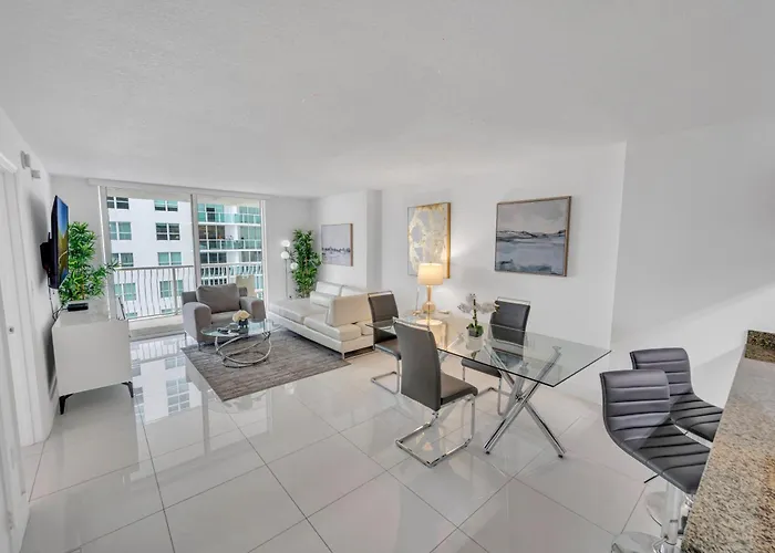 Luxury 1 Bedroom Apartment • Brickell • Unique Views