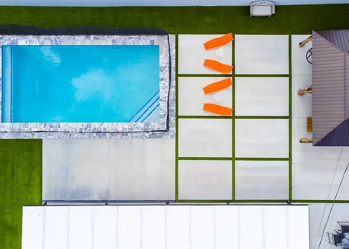 Havana Blue/Pool+Heater/Hard Rock/Gazebo/Bbq