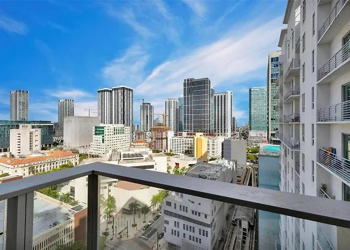 Charming 2 Bedroom Downtown Miami 2106 Free Parking