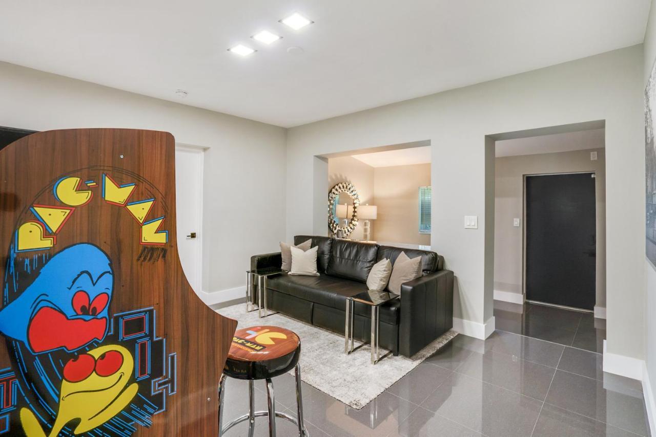 Luxury Chill Close To: South Beach/airport/wynwood/design District/4 Free Gated Parking Holiday home