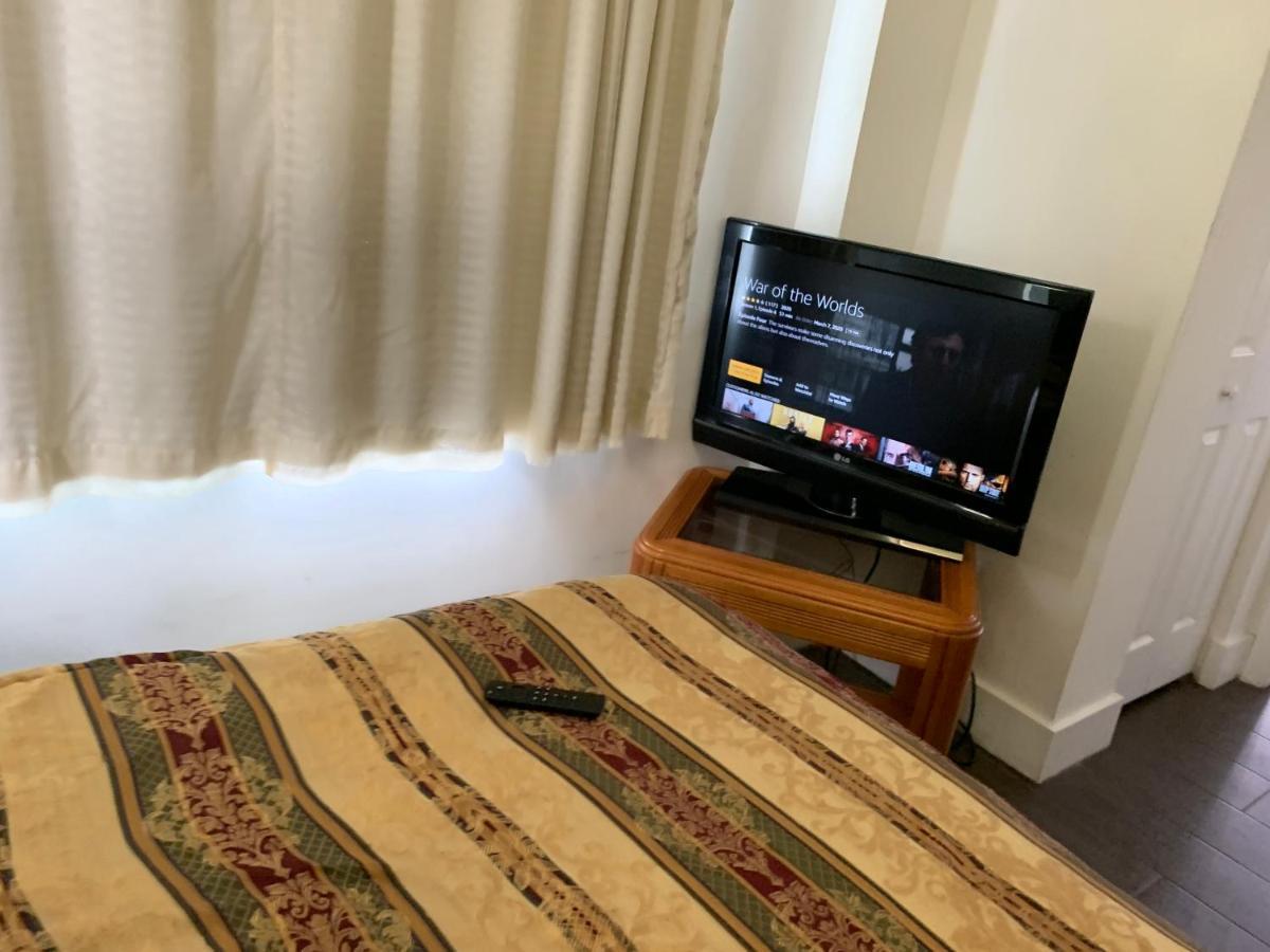 Privatunterkunft Deons Airbnb *