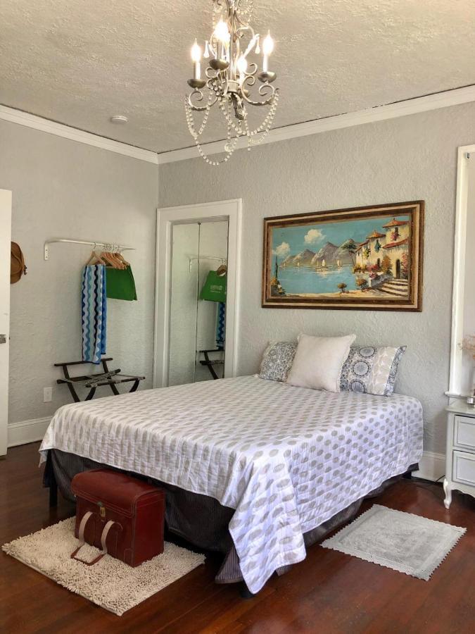 Comfy And Spacious With Free Parking Homestay