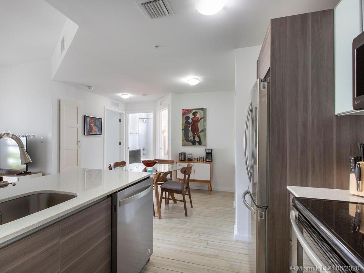 Free Parking-gorgeous 2 Bedroom Unit-location Appartement *